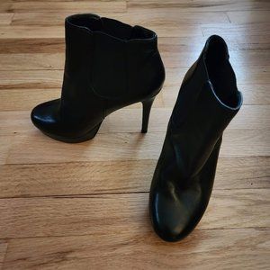 Gianni Bini Nikka Black Heeled Booties Size 7M